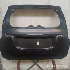 5801B687 MITSUBISHI Дверь задняя под камеру без отверстий под спойлер