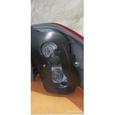 8330A915 MITSUBISHI Фонарь комбинированный задний левый